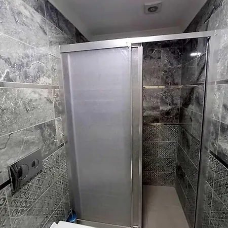 Emin Hotel *